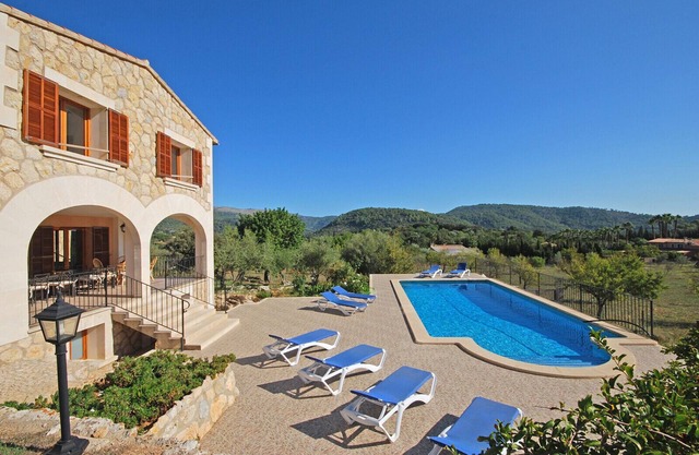 Ses Rotes - Spacious country house with private pool for 10 people in Mallorca