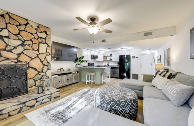 Sevierville Condo w/Balcony + Pool Access!