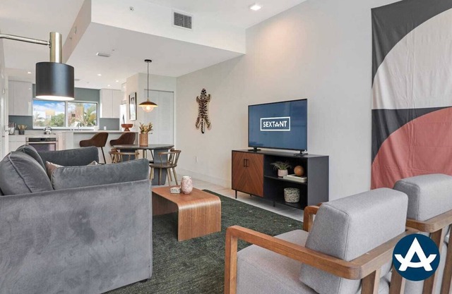 Sextant Harding Ave Rooftop | Hot Tub | Near Beach