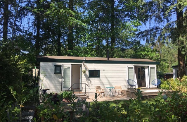 Sfeervol vakantiehuisje in bosrijke omgeving