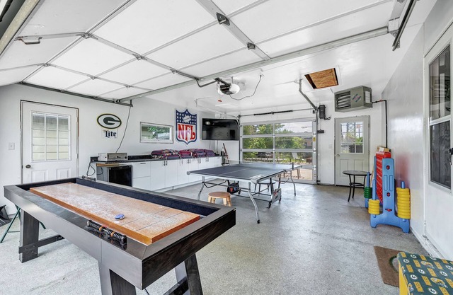 Shadow Lane Tailgate House - Newly Remodeled