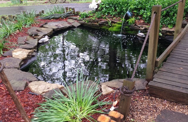 Shady Acre Inn and Suites