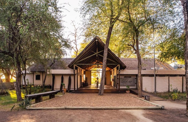 Shakawe River Lodge