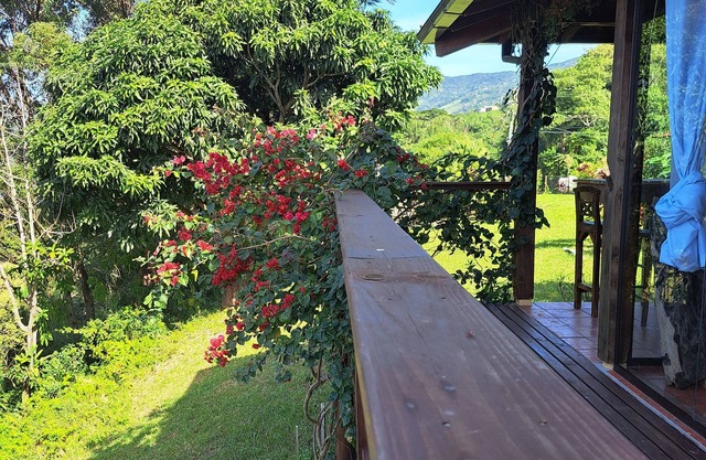 Shanti Chalet (Peace)Super cozy in the middle of stunning nature