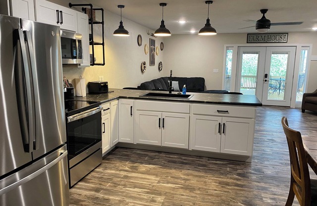 Shawano lake front resort ! remodeled large open concept central air/heat