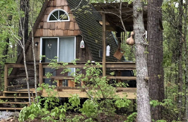 SHEKHINA nA tiny house in the woods. n40 acres. Total privacy. Weekend retreat.