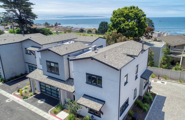 Shell Beach Modern with Ocean Views, Pet Friendly