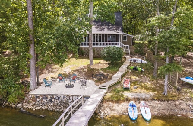 Shellcracker - Dock, SUPs, Firepit, Games and more