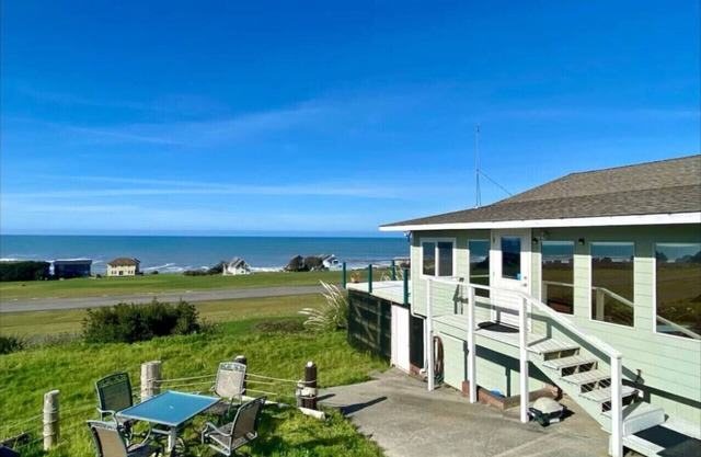 Shelter Cove Ocean View Retreat