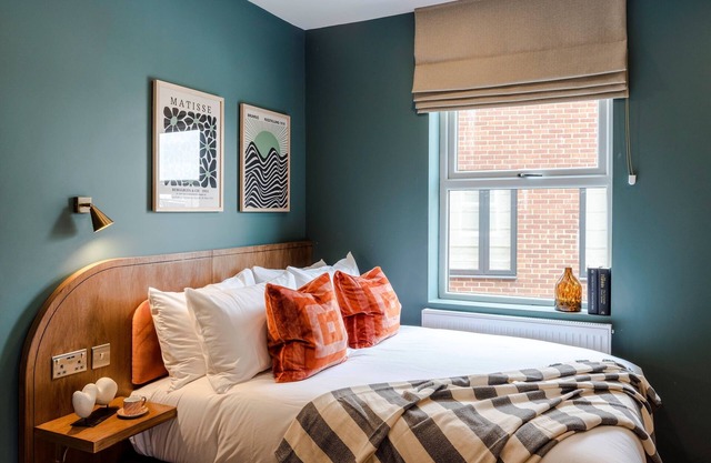 Shepherds Bush | 2 Bed Apartment