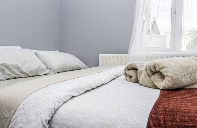 Shirley House 2 Guest House Self Catering by Southampton General Hospital