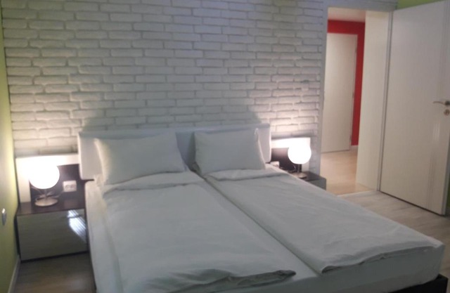 Shishkova 3 Apartment