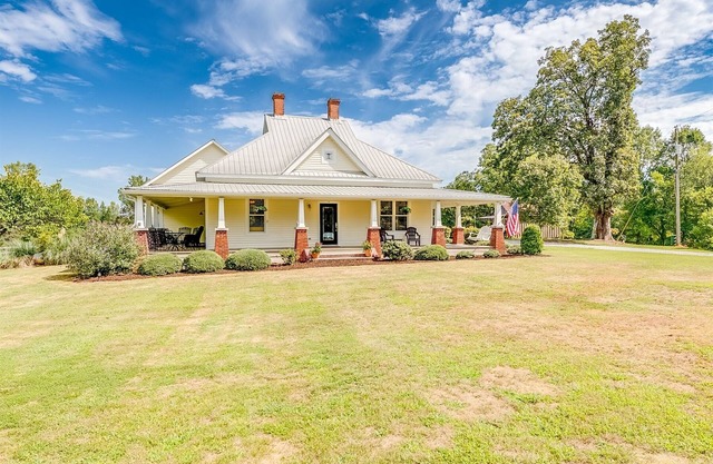 Shoal Creek Acres – Peaceful Country Escape Near Helen with Firepit, Games &