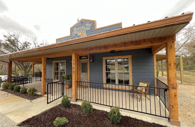 Shoofly Cotter: Cozy Cabin in the Trout Fishing Capital USA