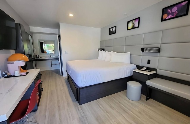 Shopping Spree at Westfield Valley Fair Shopping Mall and Santana Row! Parking