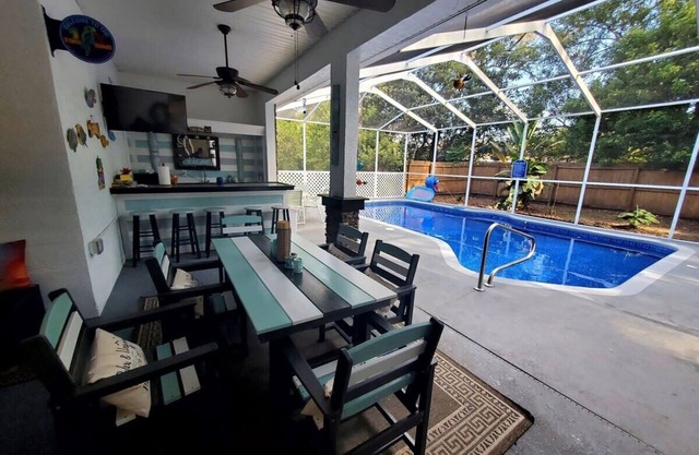 "Shore Fun, Bare Feet Retreat"