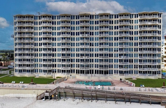 Shores Club #206 Beachfront Condo, on No Drive Beach