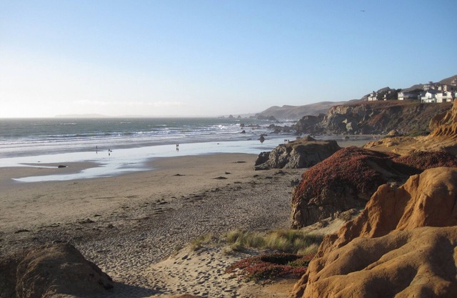 Short walk to the beach, store and cafe