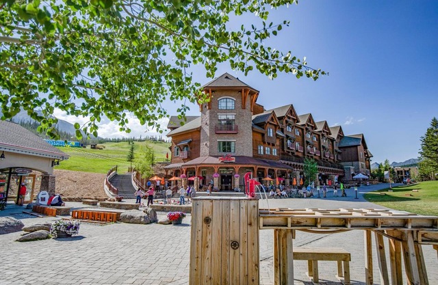 Shoshone Condos at Big Sky Resort
