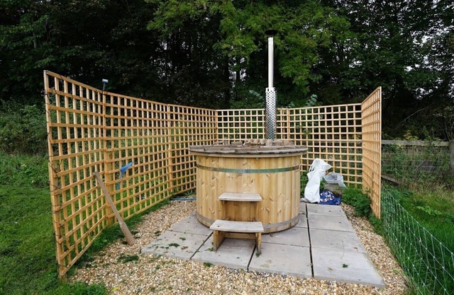Showman's Hut @ Westcote