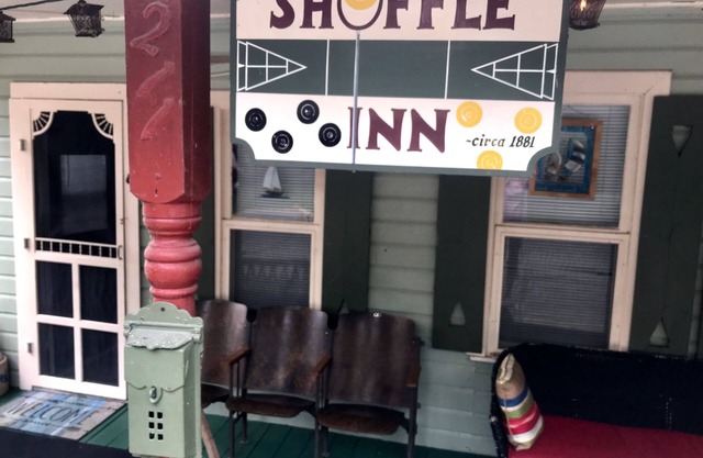 "ShuffleInn" - Adorable Historic Lakeside Cottage In Great Location