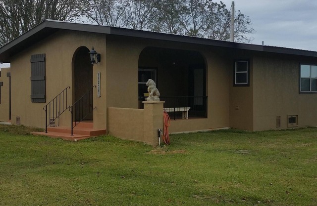 Siena House, 2 BR, 1.5 BA, smoke/vape free, pet/animal-free, sleeps 3