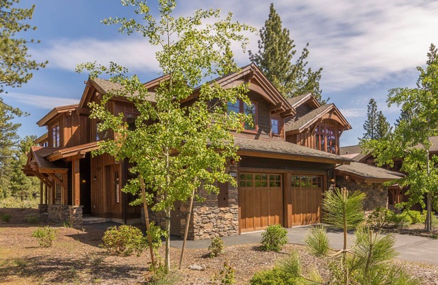 Sierra Sanctuary, 4 BDR in Schaffer's Mill Lake Tahoe, Golf & Club Amenities!
