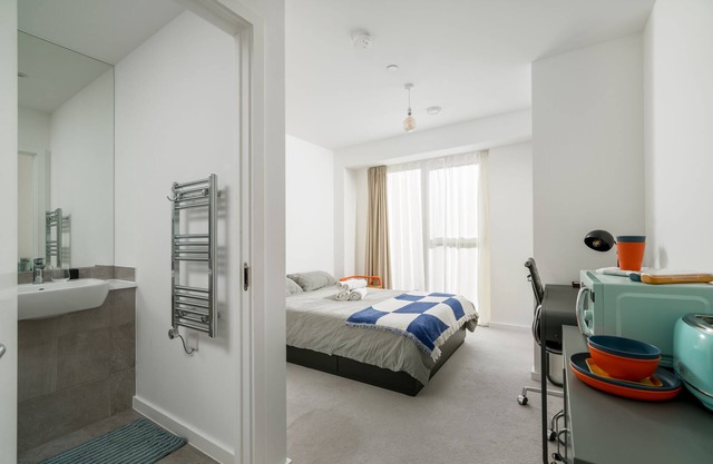 Signature Skyline Apartment