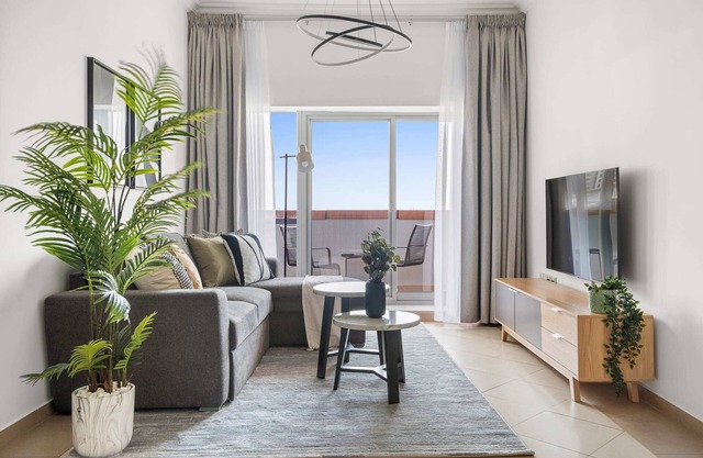 Silkhaus 1BDR in Art XII | Easy Metro Access