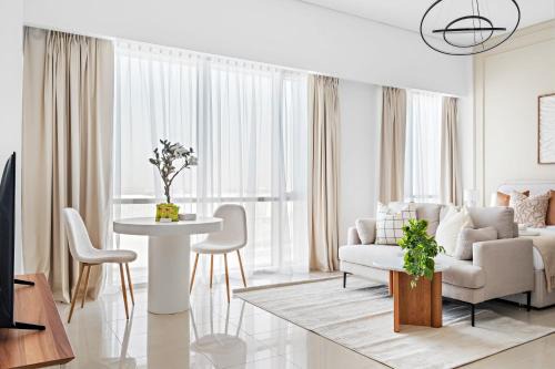 Silkhaus Elegant Studio Near Silicon Central Mall