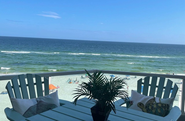 Silver Beach 502, Beachfront with breathtaking views! 2 bedroom, 2 bath