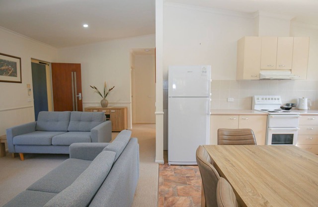 SILVER BIRCHES HOLIDAY VILLAGE - UNIT 4