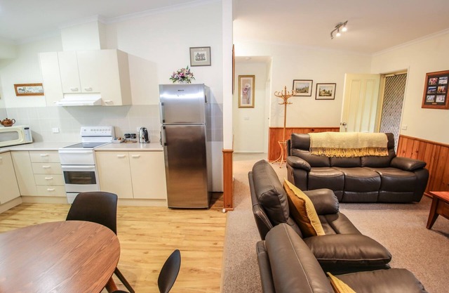 SILVER BIRCHES HOLIDAY VILLAGE - UNIT 5