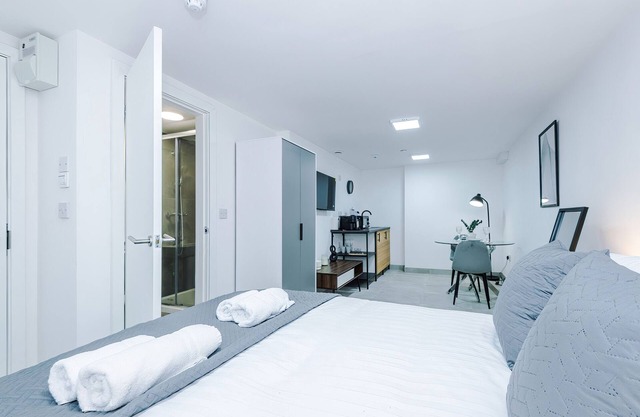 Silver Street | Studio Apartments