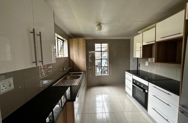 Silverton Private Apartment