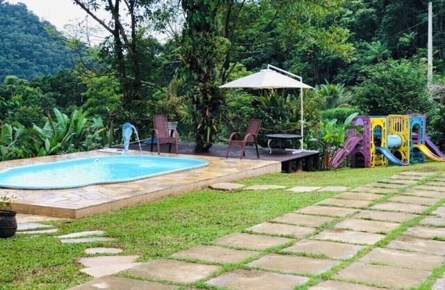 Simple and cozy villa w/pool !