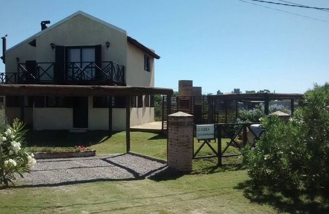 Simple casa de playa para descansar con familia y amigos,