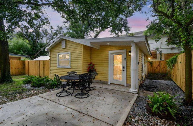 Simple Tampa Hideaway Stay