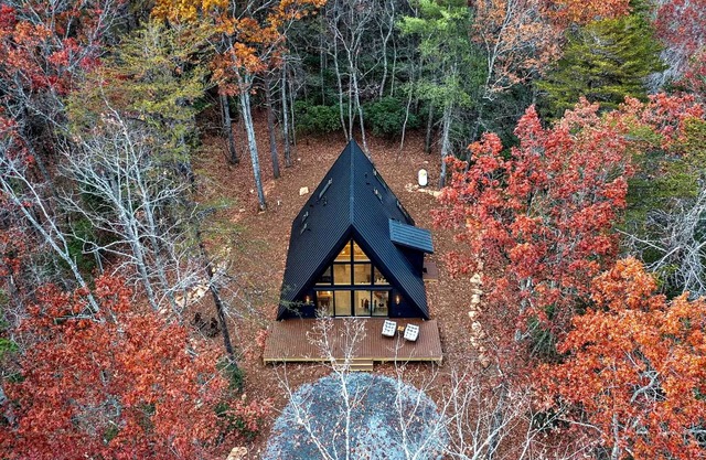 Simplicity has "A" style of its own! Brand new mountain retreat in East Ellijay