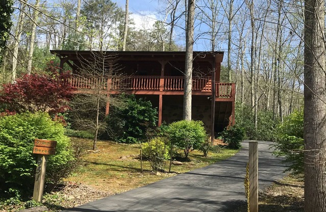 Simply Serene - Your Cozy Pet Friendly Mountain Retreat