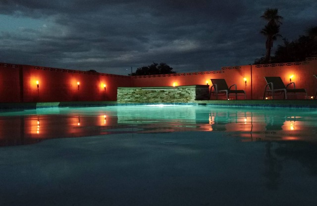 Sinatra-Themed Las Vegas House 6 bedroom with Pool & Game Room