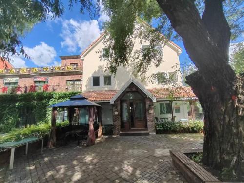 Single-family villa in Sun Island Scenic Area