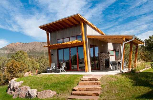 Single King Cabin - Royal Gorge Cabins