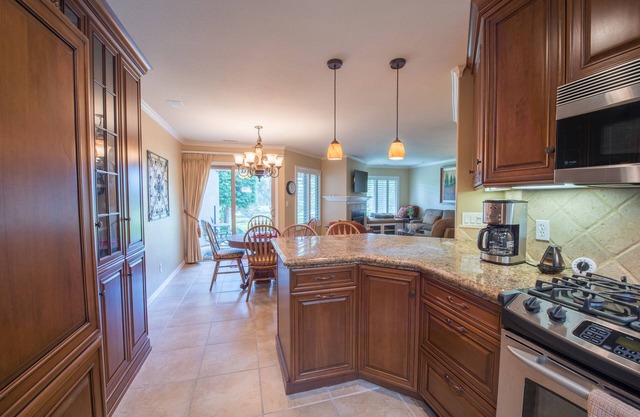 Single Story Condo, All New w/BBQ at Blacklake w/3 Golf Courses