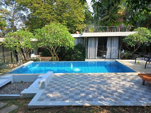 Sinthop Villa