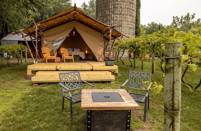 Sip and Stay, Glamping at Painted Prairie Vineyard