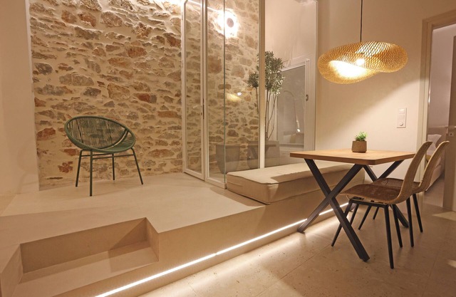 Siroa Atrium | Stone & Light