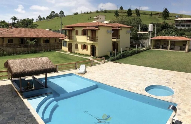 Site with chalets and wet bar