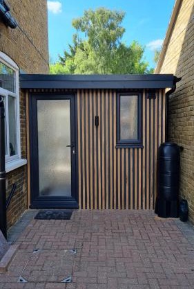 Sittingbourne 1 bed self-contained annex, with parking