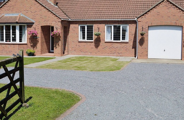 Situated in a peaceful village, this is a fantastic base for exploring the attractions of both Cleet